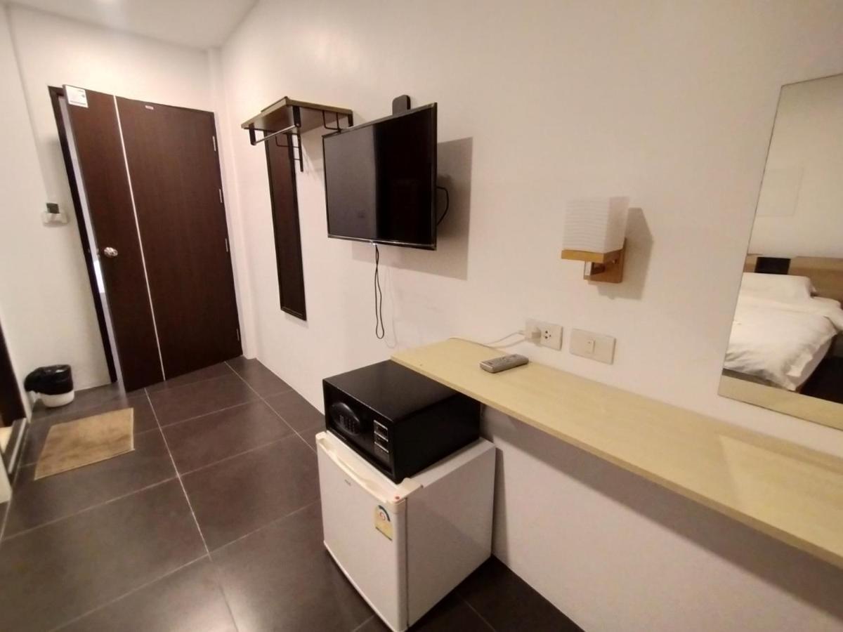 Breeze Hostel Jomtien Beach Extérieur photo
