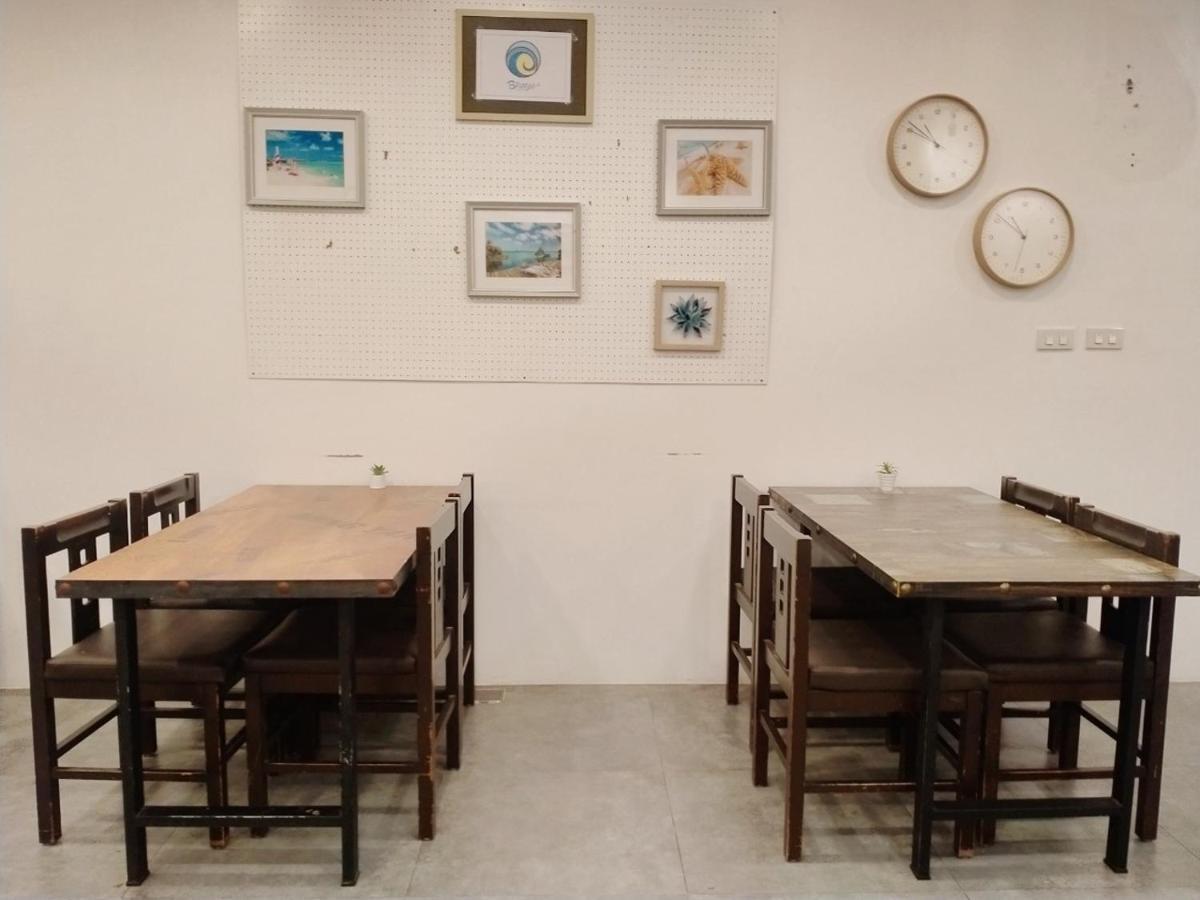 Breeze Hostel Jomtien Beach Extérieur photo