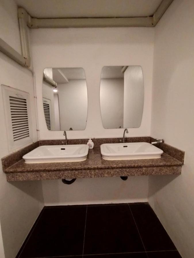 Breeze Hostel Jomtien Beach Extérieur photo